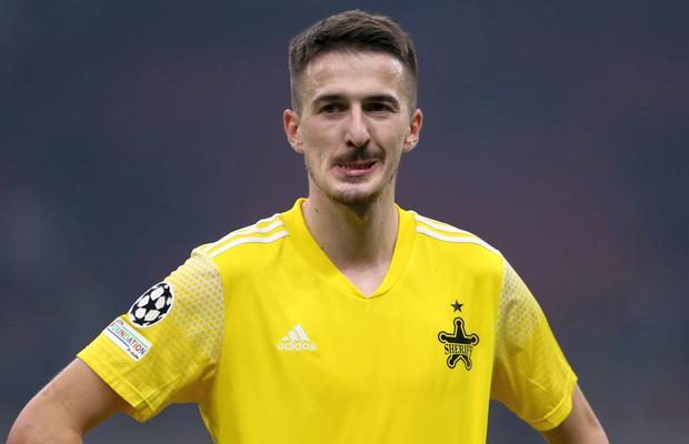 Fundașul de 2 metri pe care l-a refuzat FCSB » Meciuri în grupele Champions League și Europa League, 3 campionate în CV, 38 de meciuri în sezonul trecut