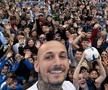Prezentarea lui Alexandru Mitriță (28 de ani) la CS Universitatea Craiova a avut loc în această seară, în piața „Mihai Viteazul” din Bănie. Aproximativ 2.000 de persoane au asistat la eveniment. FOTO: Facebook @UCVOficial