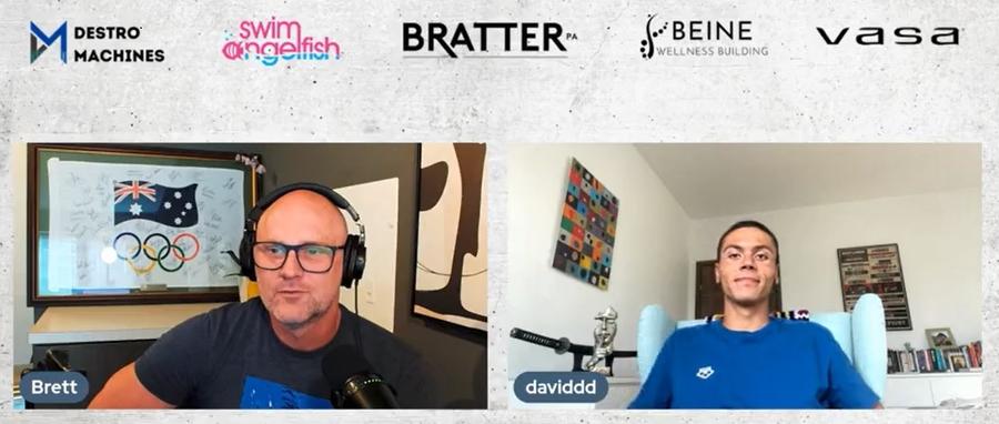 Brett Hawke și David Popovici în timpul podcasatului David Popovici înainte de Campionatele Mondiale: „Trebuie să rămân cu picioarele pe pământ”