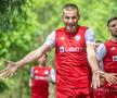 Dorinel Munteanu „rupe” pantele! Imaginile controversate din cantonamentul Oțelului s-au repetat