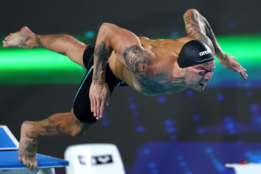 Kyle Chalmers la start FOTO Guliver/GettyImages Probleme pentru Kyle Chalmers » S-a calificat la Jocurile Olimpice de la Paris, dar a avut nevoie de patru injecții cu cortizon pentru a concura