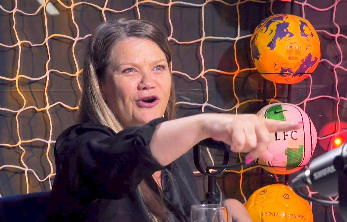 Ioana Cosma, două momente antologice la TV: „M-am dat jos de pe scaun live, MM era în studio...” + Personajul celebru care i-a provocat o criză de râs: „Îmi curgea rimelul!”