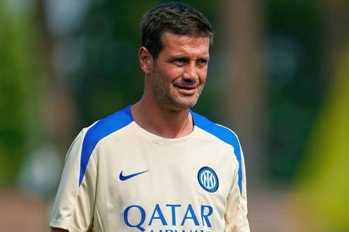 Cristi Chivu, în echipamentul lui Inter/ foto: Instagram @Chivu_Official