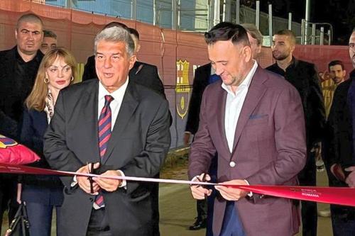 Marius Pavel, alături de Joan Laporta, președintele FC Barcelona, la lansarea Barca Academy România