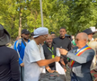 Ronaldinho a ajuns la Cluj și a fost așteptat de Emil Boc » Ce cadou i-a făcut primarul