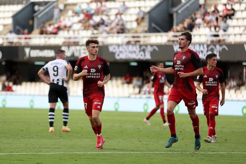 Mirandes, tot mai aproape de o promovare istorică!/ foto: getty