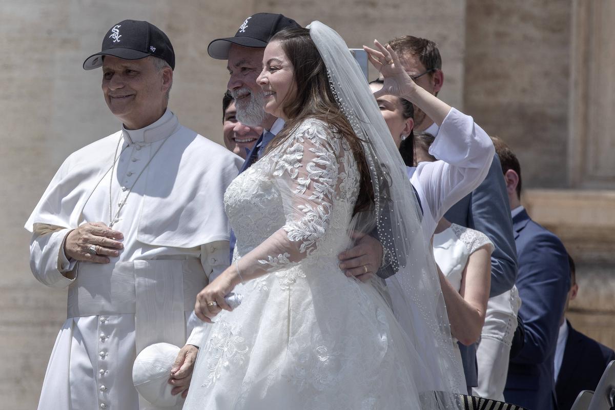 Papa Leon, cu șapca White Soxs