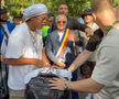Ronaldinho a ajuns la Cluj și a fost așteptat de Emil Boc » Ce cadou i-a făcut primarul