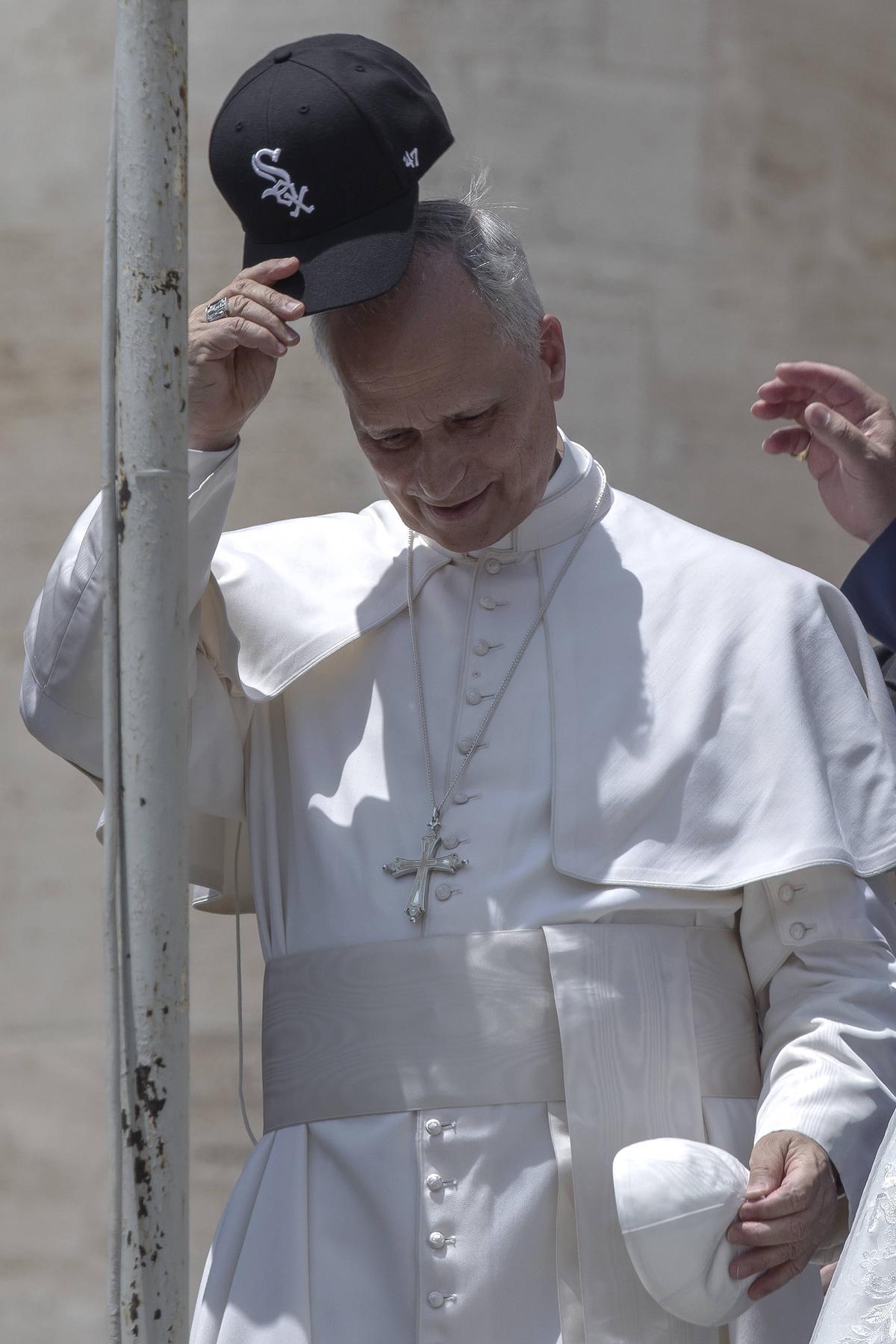 Papa Leon, cu șapca White Soxs