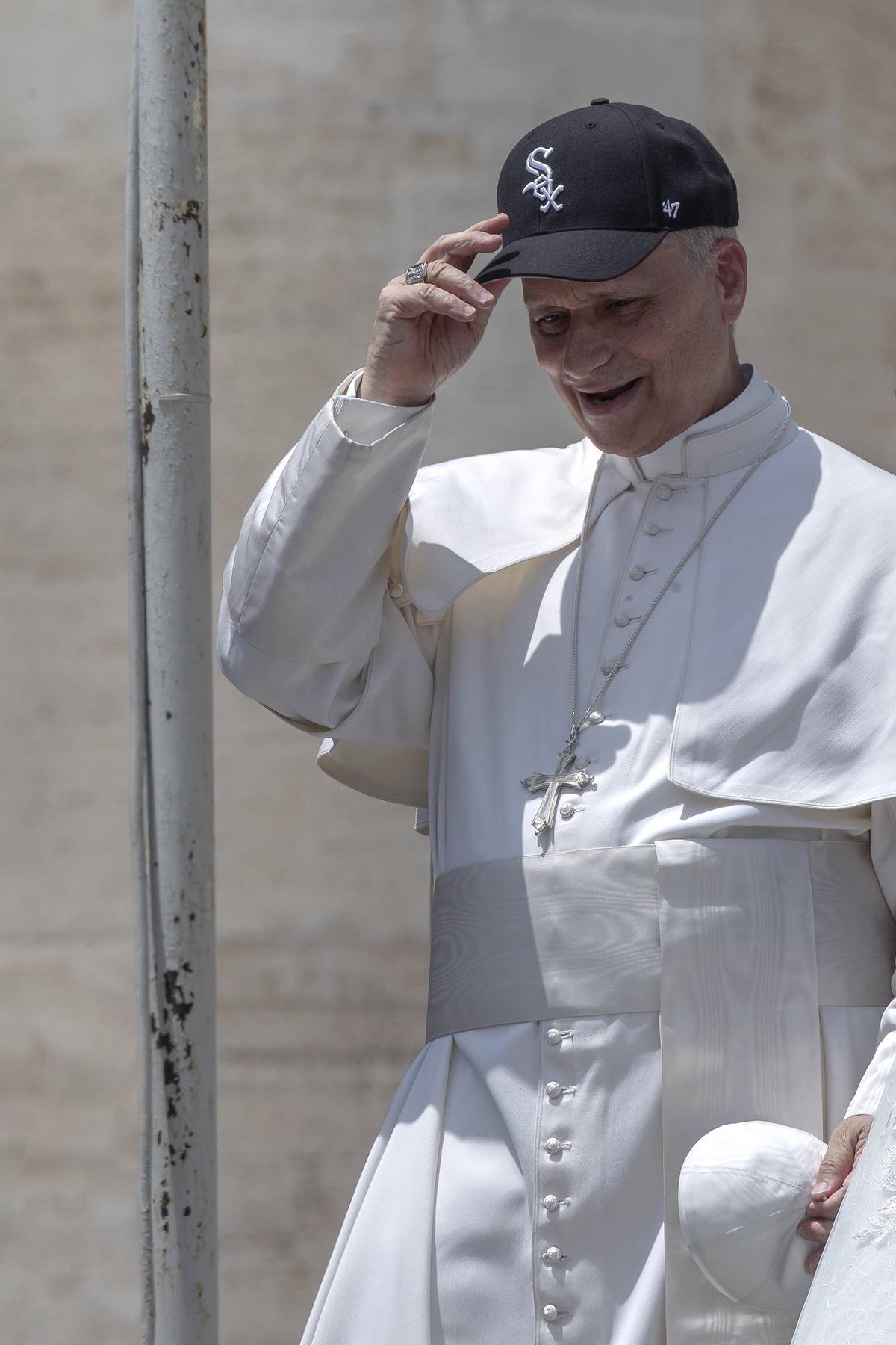 Papa Leon, cu șapca White Soxs