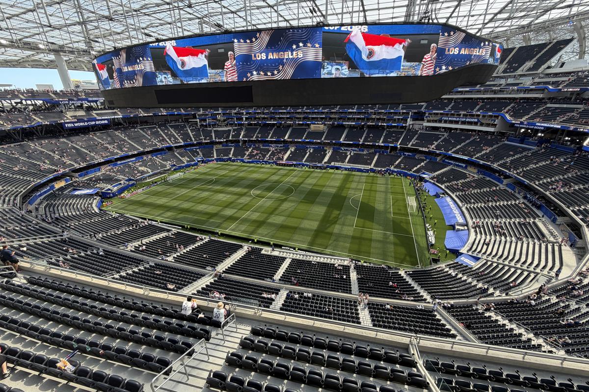 Imagini cu arena SoFi din Los Angeles