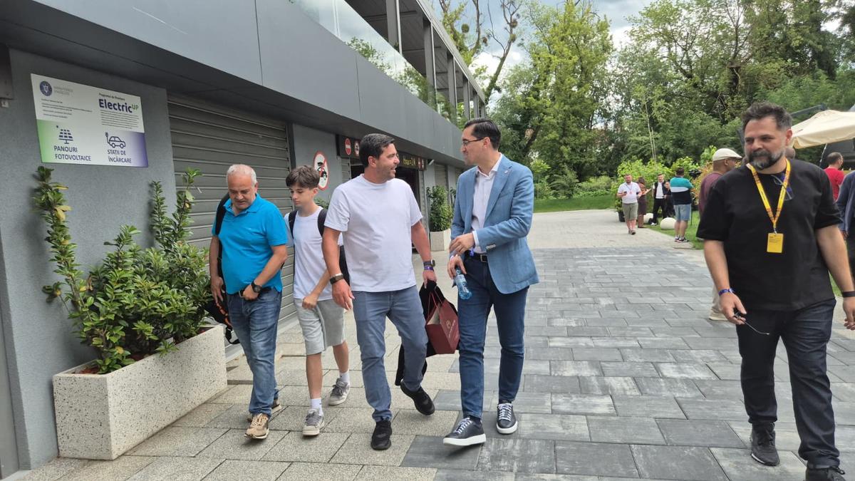 „Liga 1 își permite să refuze Steaua? De ce nu faceți o excepție, ca în Spania?” » Cum a răspuns Burleanu, tras la răspundere pe scenă