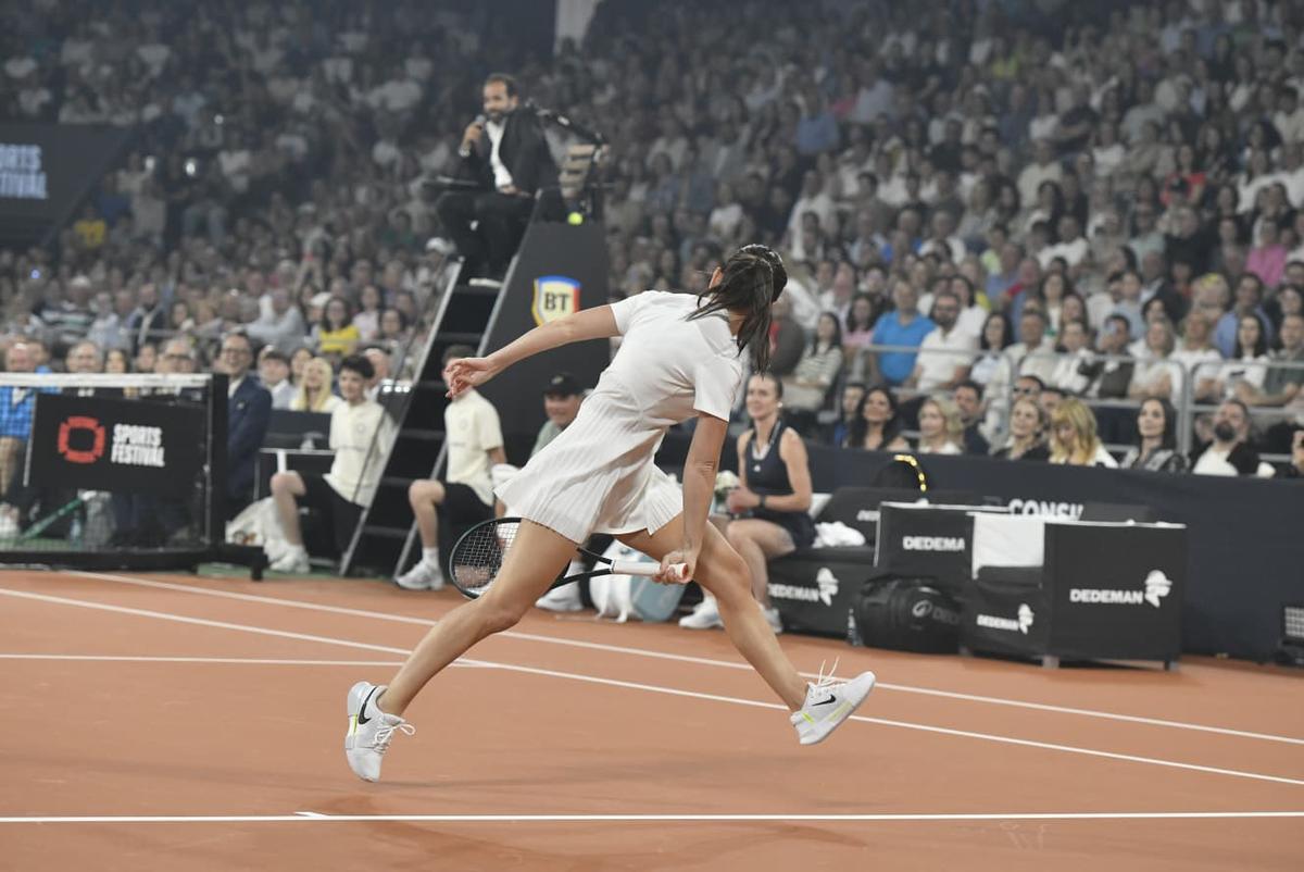 Discursul Simonei Halep nu se putea încheia într-un mod mai emoționant: „Vreau să rămâneți puțin în picioare!”