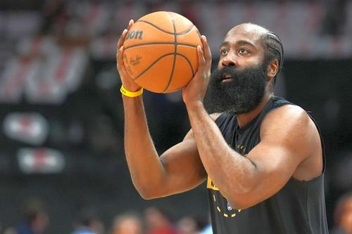 Baschetbalistul James Harden, arestat și eliberat pe cauțiune // FOTO: Imago Images