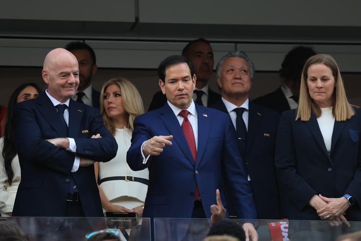 Gianni Infantino, președintele FIFA, Marc Rubio, secretarul de stat al Statelor Unite ale Americii, și Cindy Parlow Cone, președinta Federației de Fotbal a Statelor Unite. FOTO: Ionuţ Iordache (GSP)