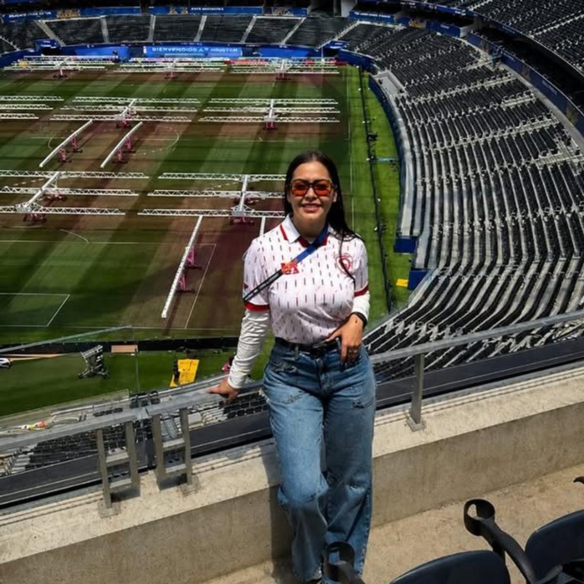 Toți o țin minte cu telefonul în decolteu, iar acum s-a întors după 16 ani! Larissa Riquelme, apariție de nerecunoscut la SUA - Paraguay