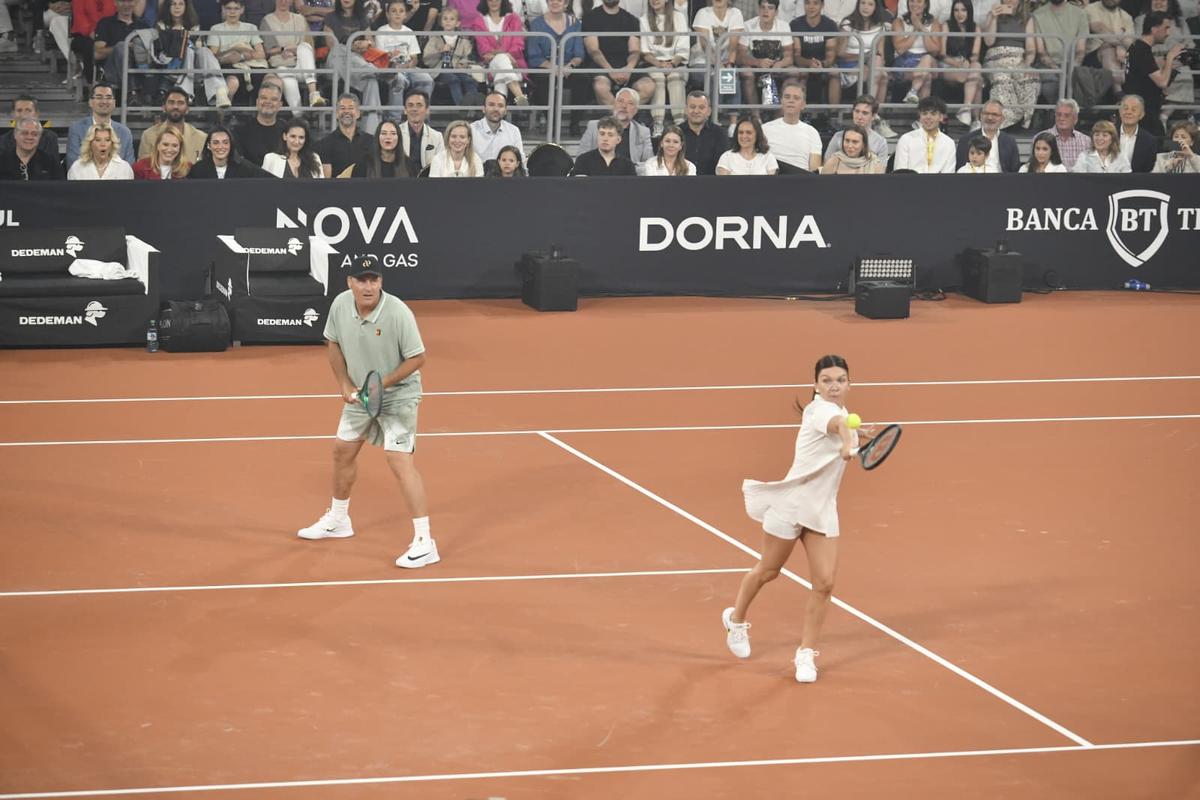 Discursul Simonei Halep nu se putea încheia într-un mod mai emoționant: „Vreau să rămâneți puțin în picioare!”