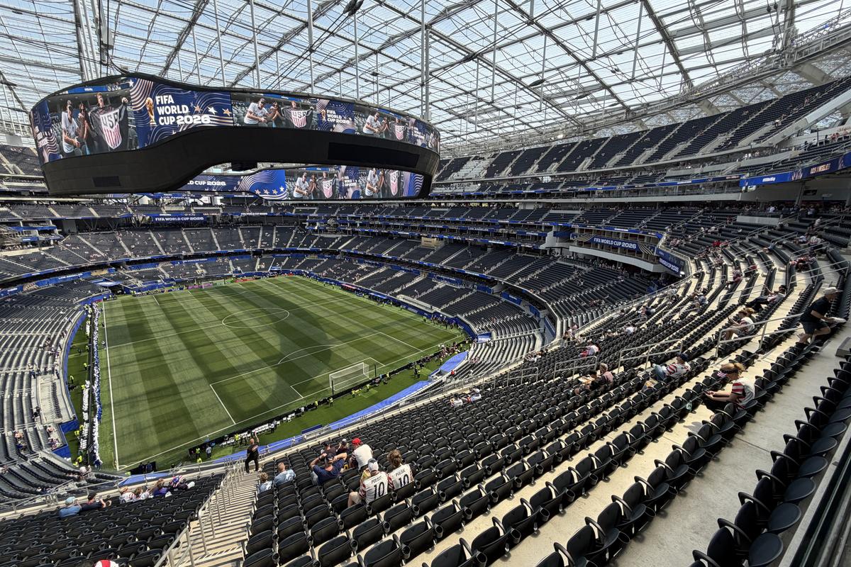 Imagini cu arena SoFi din Los Angeles