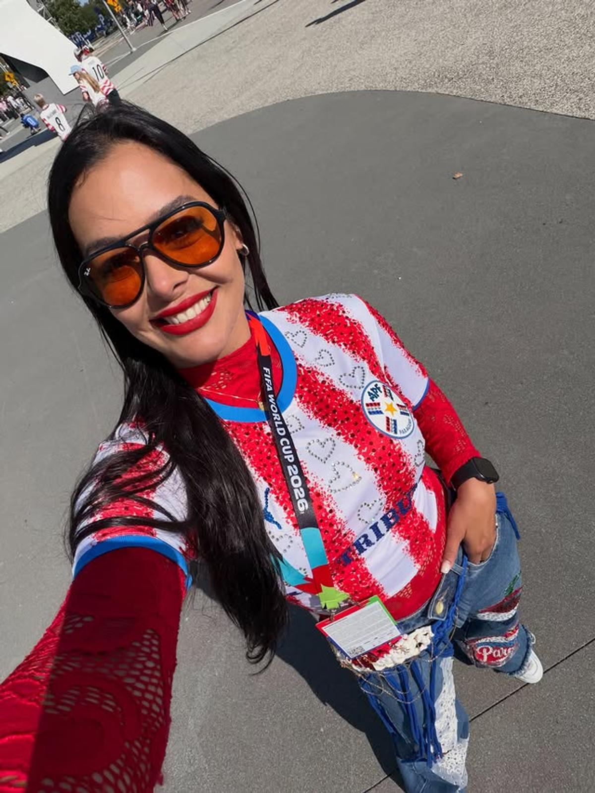 Toți o țin minte cu telefonul în decolteu, iar acum s-a întors după 16 ani! Larissa Riquelme, apariție de nerecunoscut la SUA - Paraguay