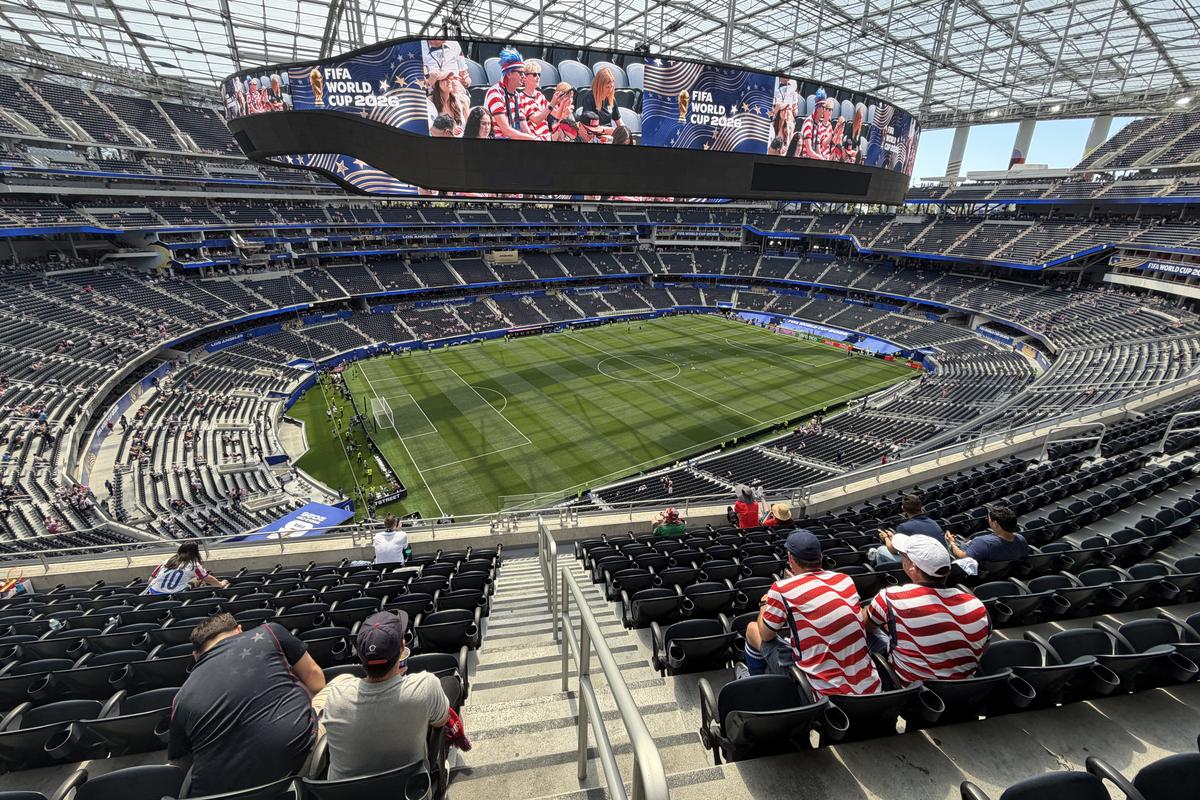 Imagini cu arena SoFi din Los Angeles