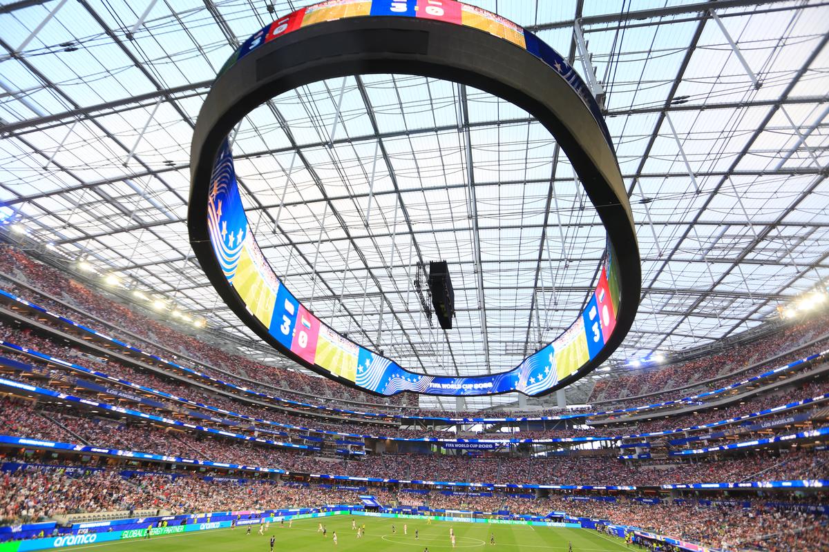 Imagini cu arena SoFi din Los Angeles