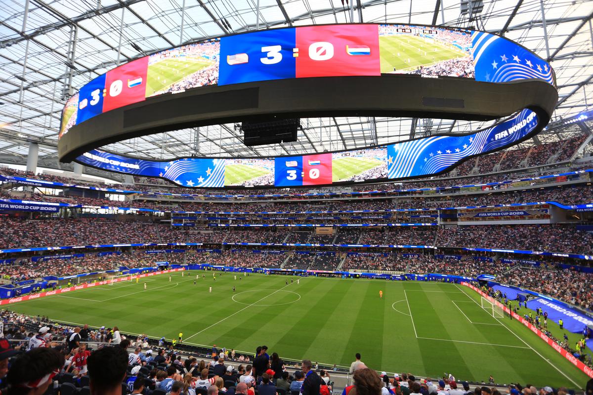 Imagini cu arena SoFi din Los Angeles