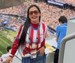 Toți o țin minte cu telefonul în decolteu, iar acum s-a întors după 16 ani! Larissa Riquelme, apariție de nerecunoscut la SUA - Paraguay