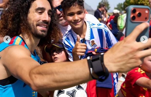 Cucurella își respectă promisiunea: „Mă gândesc unde să fac tatuajul! Trebuie să fie vizibil... aștept idei de la colegi”