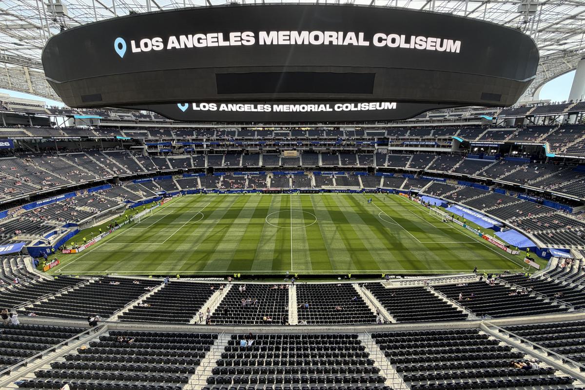 Imagini cu arena SoFi din Los Angeles