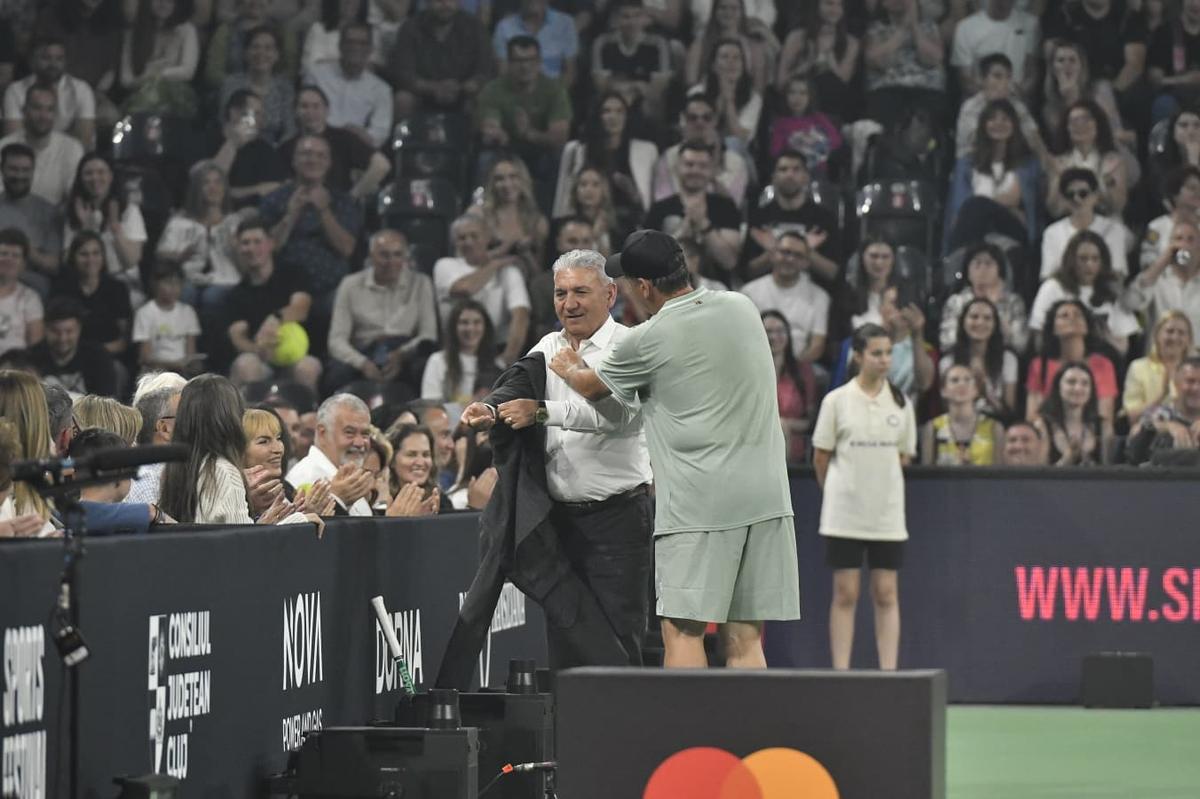 Discursul Simonei Halep nu se putea încheia într-un mod mai emoționant: „Vreau să rămâneți puțin în picioare!”