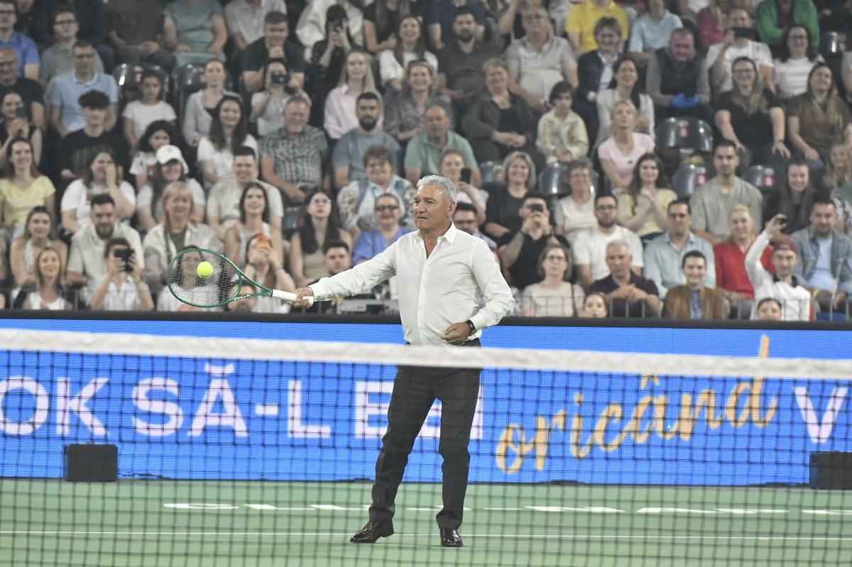 Discursul Simonei Halep nu se putea încheia într-un mod mai emoționant: „Vreau să rămâneți puțin în picioare!”