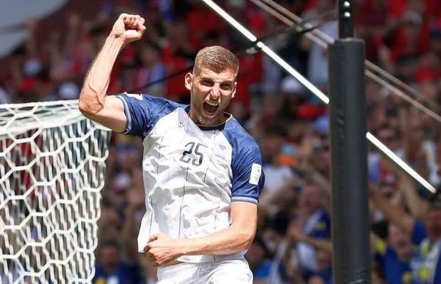 „Ne umplem de bani” » Cât câștigă U Cluj și Craiova de pe urma lui Jovo Lukic