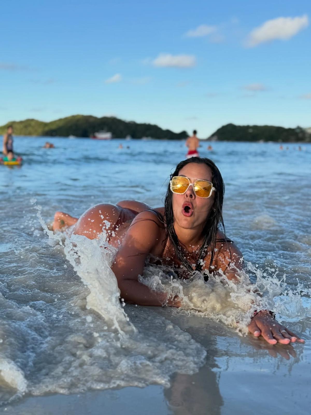 Toți o țin minte cu telefonul în decolteu, iar acum s-a întors după 16 ani! Larissa Riquelme, apariție de nerecunoscut la SUA - Paraguay
