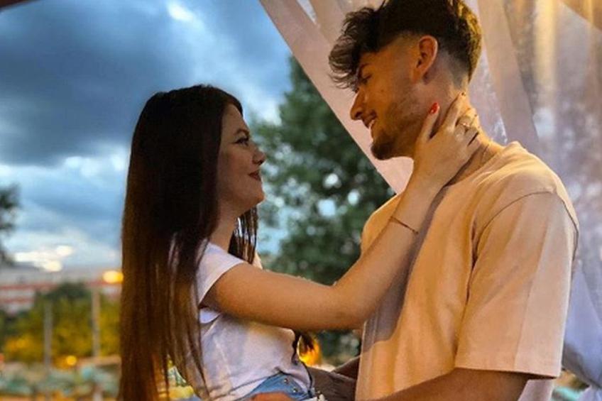 Ștefan Fara și iubita lui. Sursă foto: instagram.com/iuliaandreea.23/