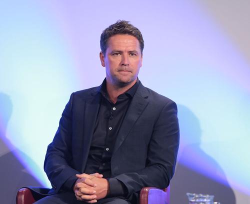 Michael Owen îi ia apărarea lui Saka după ce a fost acuzat că e prea tânăr să bată penalty.
Foto:GettyImages