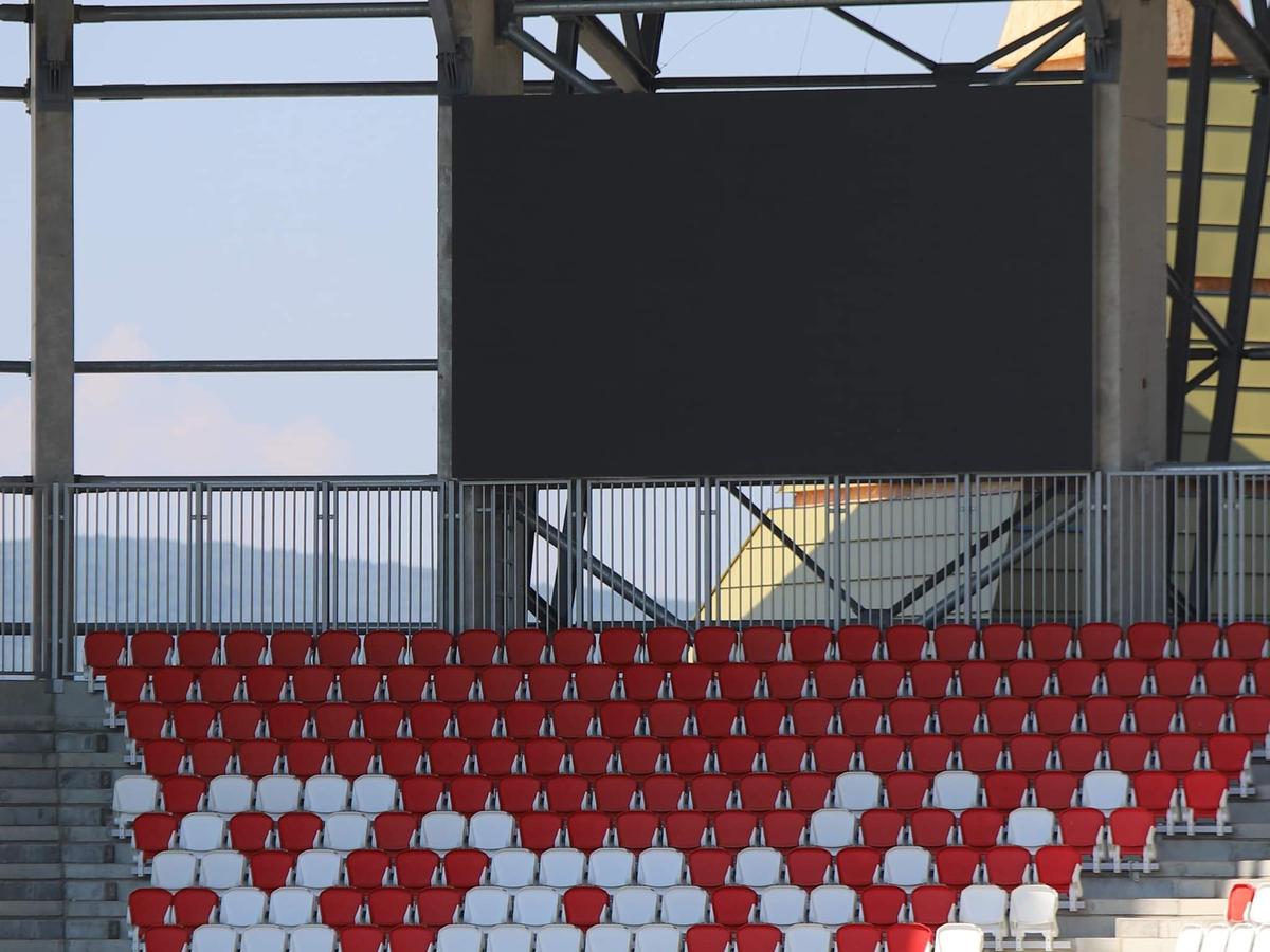 Se amână inaugurarea » Când va fi bun de joc stadionul celor de la Sepsi OSK