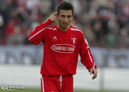 Florin Hidișan (39 de ani), mijlocaș important pentru UTA Arad în perioada 2006-2009, suferă de o formă de cancer în stare avansată și are nevoie de ajutor /  FOTO: Ziarul Unirea