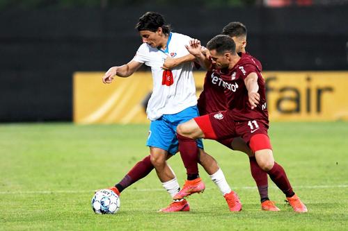Alexandru Chipciu (#11), în meciul tur cu Borac Banja Luka // foto: Imago