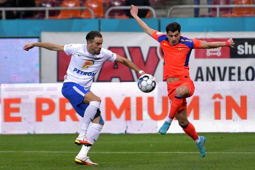 Damien Dussaut (alb) va semna cu Rapid