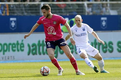 Branco van den Boomen, cu tricoul roz // Foto: Imago