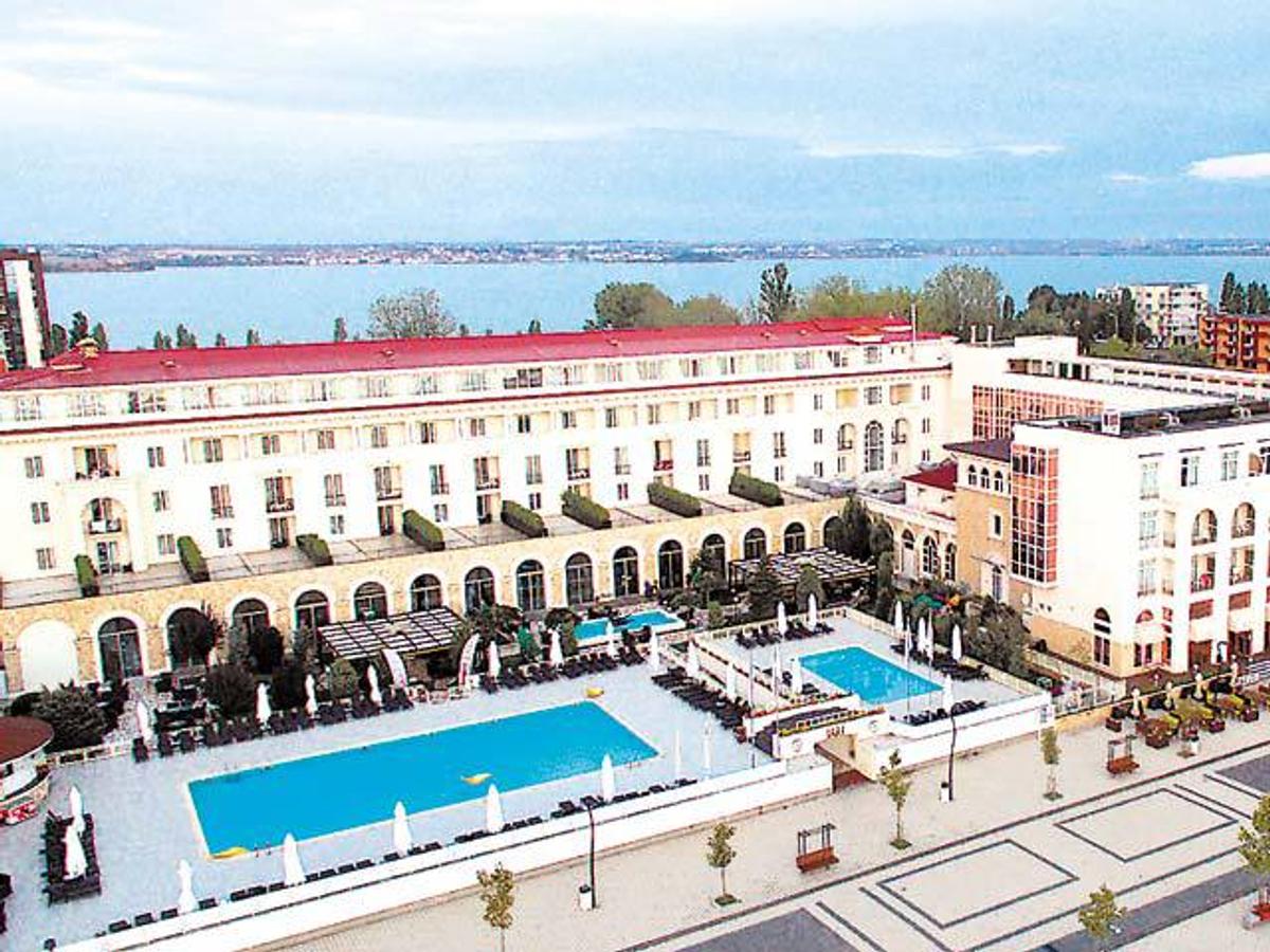 Cât costă o noapte de cazare în hotelul lui Gică Hagi din Mamaia, în plin sezon estival