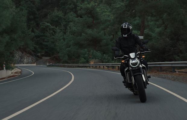 Alege căștile de motocicletă potrivite pentru siguranță și confort