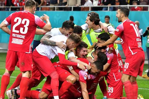 Dinamo e liberă să-i înregistreze pe cei șase fotbaliști aduși în această vară / foto: GSP