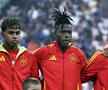 Nico Williams, la intonarea imnului național, alături de Lamine Yamal / Foto: Imago
