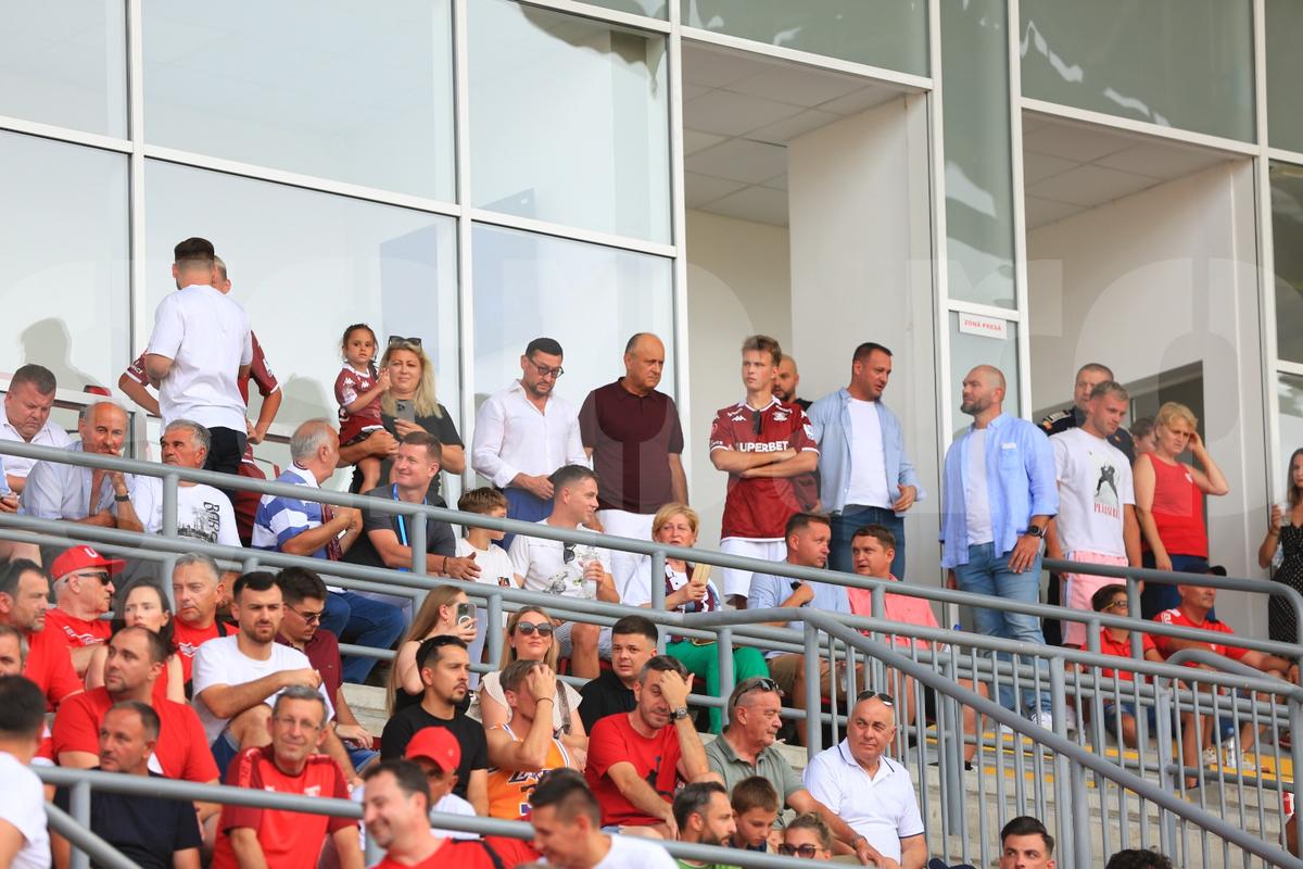 Dan Șucu, alături de Viorel Moldovan și Dan Șucu Jr. la UTA - Rapid