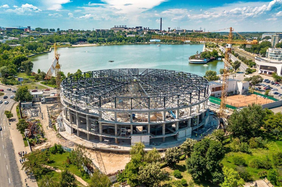 Un OZN prinde contur în România! Imagini FABULOASE cu sala polivalentă de 25 de milioane de euro
