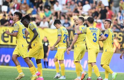 Scandal de proporții la Petrolul! Jucătorii, aproape de bătaie în vestiar! » A sărit să îl lovească în fața tuturor