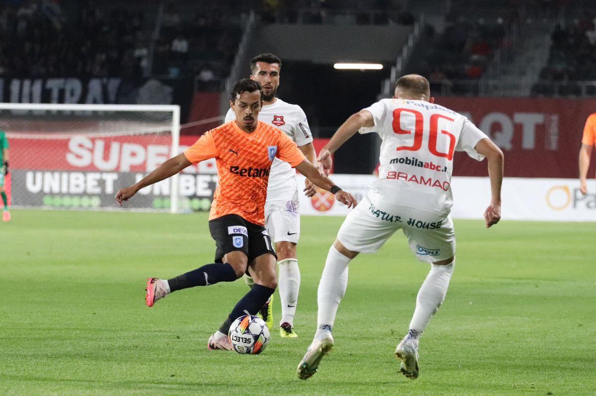 Antrenorul din Superliga și-a desființat șefii și amenință că pleacă: „Poate iei bani și pe antrenor, cine știe?!”