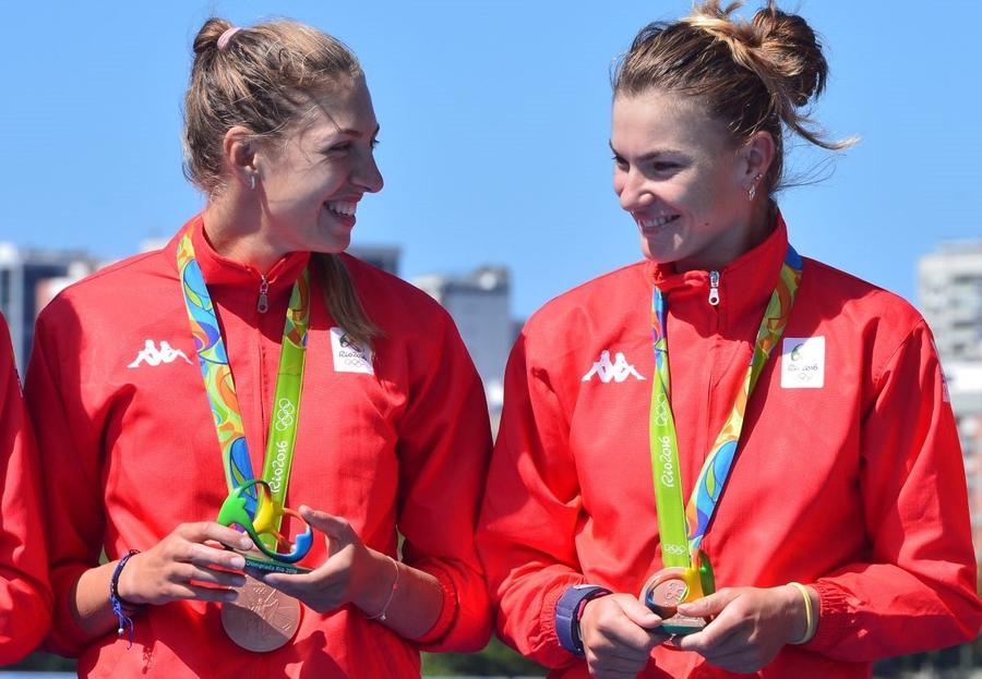 Mădălina Bereș (stânga) și Laura Oprea, colegă din barca de 8 plus 1 la JO din 2016 Foto: Cristi Preda Mădălina și Amalia Bereș își continuă drumul olimpic la Paris: „Anul acesta va fi cea mai frumoasă experiență cu toată echipa României”