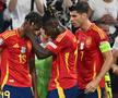Nico Williams îl felicită pe colegul și bunul său prieten Lamine Yamal pentru golul contra Germaniei / Foto: Imago